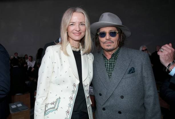 Delphine Arnault General Manager of Dior and Johnny Depp at the Front Row of the Christian Dior Womenswear Collection Prêt à Porter Spring Summer 2026 show as part of Paris Fashion Week PFW , in the Jardin des Tuileries, in Paris, France, October 1st, 2025 Bertrand Rindoff Bestimage Front Row Christian Dior Womenswear Spring Summer 2026 show as part of Paris Fashion Week on October 1st, 2025 in Paris, France Paris France  Copyright: xBERTRANDxRINDOFFxPETROFFx xBESTIMAGExBERTRANDxRINDOFFxPETROFFx xBESTIMAGEx