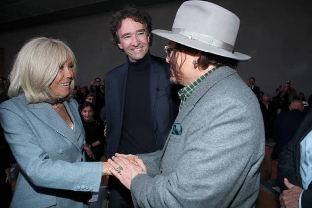 Brigitte Macron, Antoine Arnault and Johnny Depp at the Front Row of the Christian Dior Womenswear Collection Prêt à Porter Spring Summer 2026 show as part of Paris Fashion Week PFW , in the Jardin des Tuileries, in Paris, France, October 1st, 2025 Bertrand Rindoff Bestimage Front Row Christian Dior Womenswear Spring Summer 2026 show as part of Paris Fashion Week on October 1st, 2025 in Paris France Paris France  Copyright: xBERTRANDxRINDOFFxPETROFFx xBESTIMAGExBERTRANDxRINDOFFxPETROFFx xBESTIMAGEx