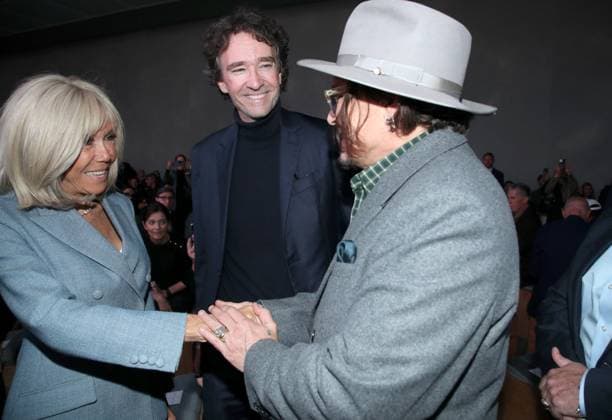 Brigitte Macron, Antoine Arnault and Johnny Depp at the Front Row of the Christian Dior Womenswear Collection Prêt à Porter Spring Summer 2026 show as part of Paris Fashion Week PFW , in the Jardin des Tuileries, in Paris, France, October 1st, 2025 Bertrand Rindoff Bestimage Front Row Christian Dior Womenswear Spring Summer 2026 show as part of Paris Fashion Week on October 1st, 2025 in Paris France Paris France  Copyright: xBERTRANDxRINDOFFxPETROFFx xBESTIMAGExBERTRANDxRINDOFFxPETROFFx xBESTIMAGEx