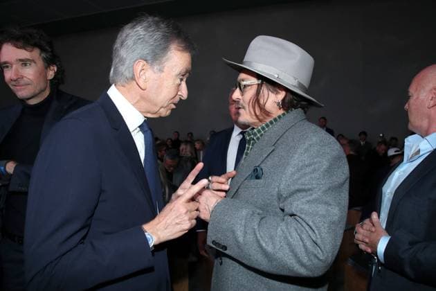 Bernard Arnault and Johnny Depp at the Front Row of the Christian Dior Womenswear Spring Summer 2026 show as part of Paris Fashion Week PFW , in the Jardin des Tuileries, Paris, France, October 1st, 2025 Bertrand Rindoff Bestimage Front Row Christian Dior Womenswear Spring Summer 2026 show as part of Paris Fashion Week on October 1st, 2025 in Paris, France Paris France  Copyright: xBERTRANDxRINDOFFxPETROFFx xBESTIMAGExBERTRANDxRINDOFFxPETROFFx xBESTIMAGEx