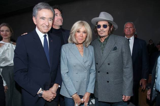 Bernard Arnault, Antoine Arnault, Brigitte Macron and Johnny Depp at the Front Row of the Christian Dior Womenswear Collection Prêt à Porter Spring Summer 2026 show as part of Paris Fashion Week PFW , in the Jardin des Tuileries, in Paris, France, October 1st, 2025 Bertrand Rindoff Bestimage Front Row Christian Dior Womenswear Spring Summer 2026 show as part of Paris Fashion Week on October 1st, 2025 in Paris, France Paris France  Copyright: xBERTRANDxRINDOFFxPETROFFx xBESTIMAGExBERTRANDxRINDOFFxPETROFFx xBESTIMAGEx