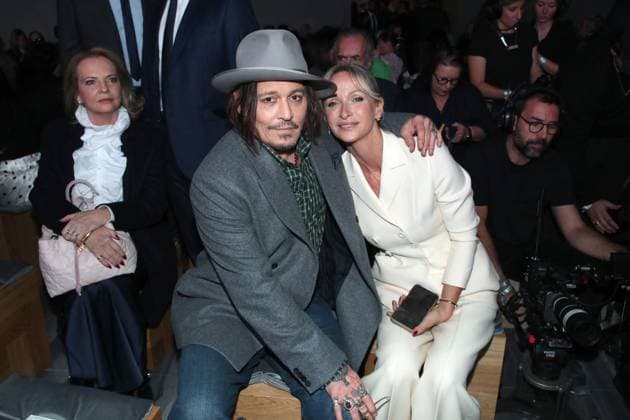 Johnny Depp and guest at the Front Row of the Christian Dior Womenswear Collection Prêt à Porter Spring Summer 2026 show as part of Paris Fashion Week PFW , in the Jardin des Tuileries, in Paris, France, October 1st, 2025 Bertrand Rindoff Bestimage Front Row Christian Dior Womenswear Spring Summer 2026 show as part of Paris Fashion Week on October 1st, 2025 in Paris, France Paris France  Copyright: xBERTRANDxRINDOFFxPETROFFx xBESTIMAGExBERTRANDxRINDOFFxPETROFFx xBESTIMAGEx