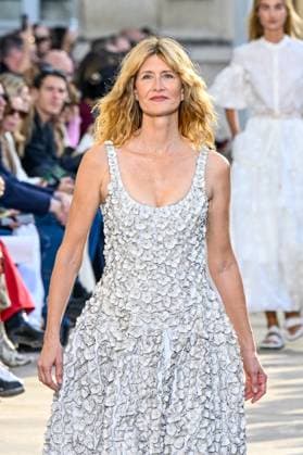 Laura Dern parades for Gabriela Hearst Womens Collection Prêt à Porter Printemps Eté 2026 at Paris Fashion Week PFW , in Paris, France, on October 01, 2025 Bestimage Laura Dern on the runway at the Gabriela Hearst fashion show as part of Spring Summer 2026 Paris Fashion Week on October 01, 2025 in Paris, France Paris France  Copyright: xAgencex xBestimagexAgencex xBestimagex