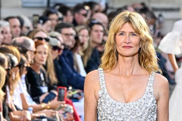 Laura Dern parades for Gabriela Hearst Womens Collection Prêt à Porter Printemps Eté 2026 at Paris Fashion Week PFW , in Paris, France, on October 01, 2025 Bestimage Laura Dern on the runway at the Gabriela Hearst fashion show as part of Spring Summer 2026 Paris Fashion Week on October 01, 2025 in Paris, France Paris France  Copyright: xAgencex xBestimagexAgencex xBestimagex