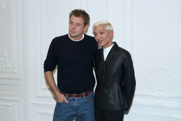 J W Anderson and Bryanboy at the Greeting of the Christian Dior Womenswear Spring Summer 2026 show as part of Paris Fashion Week PFW , in the Jardin des Tuileries, Paris, France, October 1st, 2025 Bertrand Rindoff Bestimage Greeting Christian Dior Womenswear Spring Summer 2026 show as part of Paris Fashion Week on October 1st, 2025 in Paris, France Paris France  Copyright: xBERTRANDxRINDOFFxPETROFFx xBESTIMAGExBERTRANDxRINDOFFxPETROFFx xBESTIMAGEx