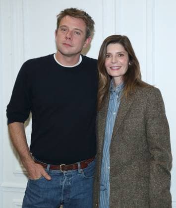 J W Anderson et Chiara Mastroianni au Greeting du défilé Christian Dior Collection Femme Prêt à Porter Printemps Eté 2026 lors de la Fashion Week de Paris PFW , dans le Jardin des Tuileries, à Paris, France, le 1er octobre 2025 Bertrand Rindoff Bestimage Greeting Christian Dior Womenswear Spring Summer 2026 show as part of Paris Fashion Week on October 1st, 2025 in Paris, France Paris France  Copyright: xBERTRANDxRINDOFFxPETROFFx xBESTIMAGExBERTRANDxRINDOFFxPETROFFx xBESTIMAGEx