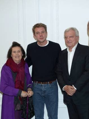 Suzy Menkes, J W Anderson and Sidney Toledano at the Greeting of the Christian Dior Womenswear Collection Prêt à Porter Spring Summer 2026 show as part of Paris Fashion Week PFW , in the Jardin des Tuileries, in Paris, France, October 1st, 2025 Bertrand Rindoff Bestimage Greeting Christian Dior Womenswear Spring Summer 2026 show as part of Paris Fashion Week on October 1st, 2025 in Paris, France Paris France  Copyright: xBERTRANDxRINDOFFxPETROFFx xBESTIMAGExBERTRANDxRINDOFFxPETROFFx xBESTIMAGEx