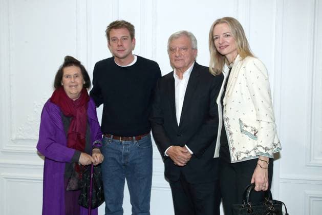 Suzy Menkes, J W Anderson, Sidney Toledano and Delphine Arnault Chief Executive Officer of Dior at the Greeting of the Christian Dior Womenswear Collection Prêt à Porter Spring Summer 2026 show as part of Paris Fashion Week PFW , in the Jardin des Tuileries, in Paris, France, October 1st, 2025 Bertrand Rindoff Bestimage Greeting Christian Dior Womenswear Spring Summer 2026 show as part of Paris Fashion Week on October 1st, 2025 in Paris, France Paris France  Copyright: xBERTRANDxRINDOFFxPETROFFx xBESTIMAGExBERTRANDxRINDOFFxPETROFFx xBESTIMAGEx
