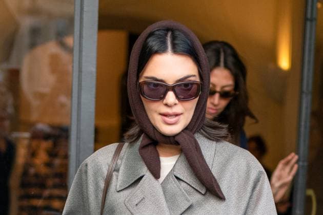Kendall Jenner exits the Schiaparelli boutique during Paris Fashion Week PFW at Place Vendôme in Paris, France, on October 1st, 2025 Yehiel Cherkroune Bestimage Kendall Jenner exits the Schiaparelli boutique during Paris Fashion Week PFW at Place Vendôme in Paris, France, on October 1st, 2025 Paris France  Copyright: xYehielxChekrounex xBestimagexYehielxChekrounex xBestimagex