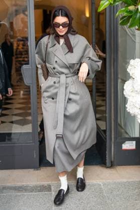 Kendall Jenner exits the Schiaparelli boutique during Paris Fashion Week PFW at Place Vendôme in Paris, France, on October 1st, 2025 Yehiel Cherkroune Bestimage Kendall Jenner exits the Schiaparelli boutique during Paris Fashion Week PFW at Place Vendôme in Paris, France, on October 1st, 2025 Paris France  Copyright: xYehielxChekrounex xBestimagexYehielxChekrounex xBestimagex