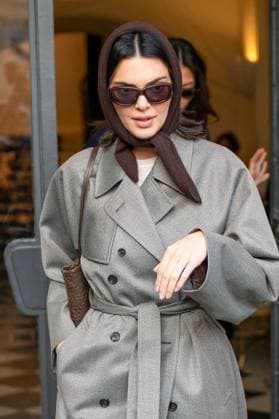 Kendall Jenner exits the Schiaparelli boutique during Paris Fashion Week PFW at Place Vendôme in Paris, France, on October 1st, 2025 Yehiel Cherkroune Bestimage Kendall Jenner exits the Schiaparelli boutique during Paris Fashion Week PFW at Place Vendôme in Paris, France, on October 1st, 2025 Paris France  Copyright: xYehielxChekrounex xBestimagexYehielxChekrounex xBestimagex