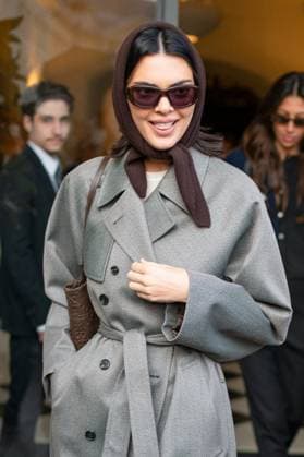 Kendall Jenner exits the Schiaparelli boutique during Paris Fashion Week PFW at Place Vendôme in Paris, France, on October 1st, 2025 Yehiel Cherkroune Bestimage Kendall Jenner exits the Schiaparelli boutique during Paris Fashion Week PFW at Place Vendôme in Paris, France, on October 1st, 2025 Paris France  Copyright: xYehielxChekrounex xBestimagexYehielxChekrounex xBestimagex