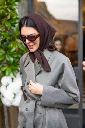 Kendall Jenner exits the Schiaparelli boutique during Paris Fashion Week PFW at Place Vendôme in Paris, France, on October 1st, 2025 Yehiel Cherkroune Bestimage Kendall Jenner exits the Schiaparelli boutique during Paris Fashion Week PFW at Place Vendôme in Paris, France, on October 1st, 2025 Paris France  Copyright: xYehielxChekrounex xBestimagexYehielxChekrounex xBestimagex