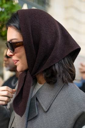 Kendall Jenner exits the Schiaparelli boutique during Paris Fashion Week PFW at Place Vendôme in Paris, France, on October 1st, 2025 Yehiel Cherkroune Bestimage Kendall Jenner exits the Schiaparelli boutique during Paris Fashion Week PFW at Place Vendôme in Paris, France, on October 1st, 2025 Paris France  Copyright: xYehielxChekrounex xBestimagexYehielxChekrounex xBestimagex