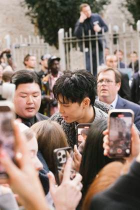 Johnny Suh on arrivals at the Acné Studio Womenswear Collection Prêt à Porter Printemps Eté 2026 show as part of Paris Fashion Week PFW , in Paris, France, on October 1st, 2025 Sam Delpech Bestimage Arrivals Acné Studio Womenswear Spring Summer 2026 show as part of Paris Fashion Week on October 1st, 2025 in Paris, France Paris France  Copyright: xSamxDelpechx xBestimagexSamxDelpechx xBestimagex