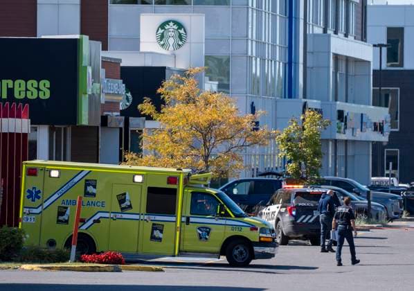 October 1, 2025, Laval, Pq, CANADA: Police and paramedics respond to a shooting in Laval, Que., on Wednesday, Oct. 1, 2025. Laval CANADA  - ZUMAc35_ 20251001_zaf_c35_065 Copyright: xChristinnexMuschix