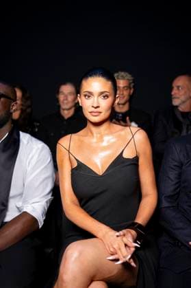Kylie Jenner au Front Row au défilé Tom Ford Collection Femme Prêt à Porter Printemps Eté 2026 lors de la Fashion Week de Paris PFW , Place Vendôme, à Paris, France, le 1er octobre 2025 Pierre Perusseau Bestimage Front Row Tom Ford fashion show as part of Spring Summer 2026 Paris Fashion Week on October 01, 2025 in Paris, France Paris France  Copyright: xTizianoxDaxSilvax-xPierrexPerusseaux xBestimagexTizianoxDaxSilvax-xPierrexPerusseaux xBestimagex