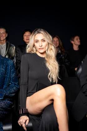Paris Jackson au Front Row au défilé Tom Ford Collection Femme Prêt à Porter Printemps Eté 2026 lors de la Fashion Week de Paris PFW , Place Vendôme, à Paris, France, le 1er octobre 2025 Pierre Perusseau Bestimage Front Row Tom Ford fashion show as part of Spring Summer 2026 Paris Fashion Week on October 01, 2025 in Paris, France Paris France  Copyright: xTizianoxDaxSilvax-xPierrexPerusseaux xBestimagexTizianoxDaxSilvax-xPierrexPerusseaux xBestimagex