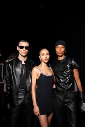 Jordan Hemingway, FKA twigs and guest at Front Row at the Tom Ford Womens Collection Prêt à Porter Spring Summer 2026 show at PFW Paris Fashion Week, Place Vendôme, Paris, France, October 01, 2025 Pierre Perusseau Bestimage Front Row Tom Ford fashion show as part of Spring Summer 2026 Paris Fashion Week on October 01, 2025 in Paris, France Paris France  Copyright: xTizianoxDaxSilvax-xPierrexPerusseaux xBestimagexTizianoxDaxSilvax-xPierrexPerusseaux xBestimagex