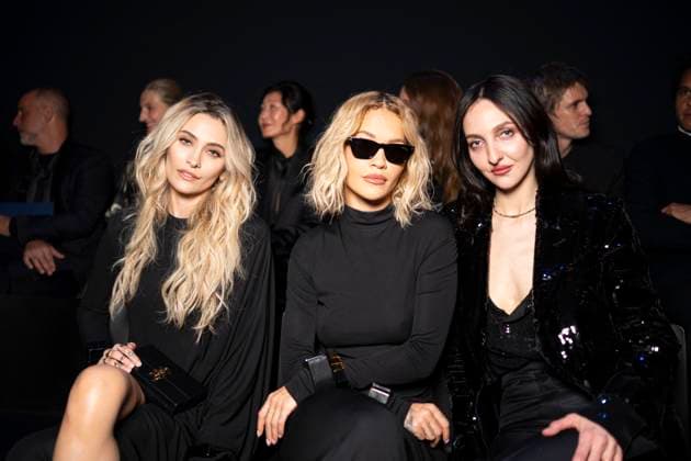 Paris Jackson, Rita Ora, guest au Front Row au défilé Tom Ford Collection Femme Prêt à Porter Printemps Eté 2026 lors de la Fashion Week de Paris PFW , Place Vendôme, à Paris, France, le 1er octobre 2025 Pierre Perusseau Bestimage Front Row Tom Ford fashion show as part of Spring Summer 2026 Paris Fashion Week on October 01, 2025 in Paris, France Paris France  Copyright: xTizianoxDaxSilvax-xPierrexPerusseaux xBestimagexTizianoxDaxSilvax-xPierrexPerusseaux xBestimagex