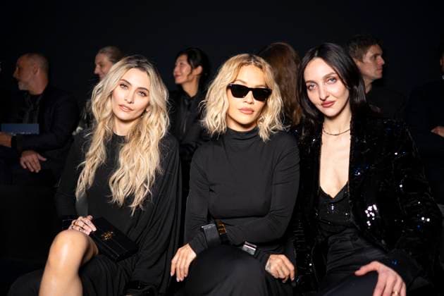 Paris Jackson, Rita Ora, guest au Front Row au défilé Tom Ford Collection Femme Prêt à Porter Printemps Eté 2026 lors de la Fashion Week de Paris PFW , Place Vendôme, à Paris, France, le 1er octobre 2025 Pierre Perusseau Bestimage Front Row Tom Ford fashion show as part of Spring Summer 2026 Paris Fashion Week on October 01, 2025 in Paris, France Paris France  Copyright: xTizianoxDaxSilvax-xPierrexPerusseaux xBestimagexTizianoxDaxSilvax-xPierrexPerusseaux xBestimagex