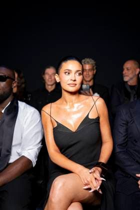 Kylie Jenner au Front Row au défilé Tom Ford Collection Femme Prêt à Porter Printemps Eté 2026 lors de la Fashion Week de Paris PFW , Place Vendôme, à Paris, France, le 1er octobre 2025 Pierre Perusseau Bestimage Front Row Tom Ford fashion show as part of Spring Summer 2026 Paris Fashion Week on October 01, 2025 in Paris, France Paris France  Copyright: xTizianoxDaxSilvax-xPierrexPerusseaux xBestimagexTizianoxDaxSilvax-xPierrexPerusseaux xBestimagex