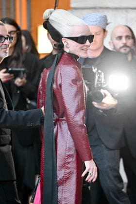 PFW Tom Ford Outside Arrivals Daphne Guinness arriving at Tom Ford Show during Paris Fashion Week in Paris, France on October 1, 2025. Photo by Julien Reynaud APS-Medias ABACAPRESS.COM Paris France  Copyright: xReynaudxJulien APS-Medias ABACAx