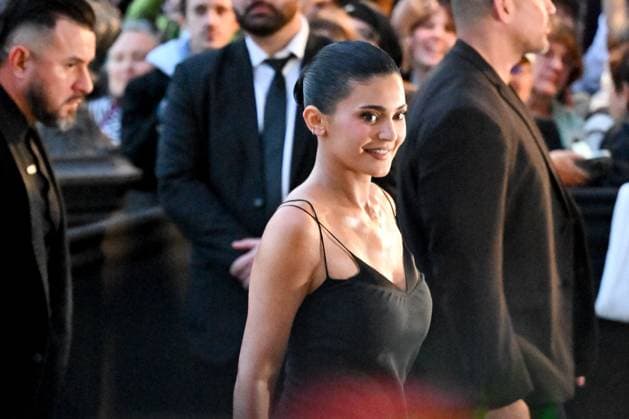 PFW Tom Ford Outside Arrivals Kylie Jenner arriving at Tom Ford Show during Paris Fashion Week in Paris, France on October 1, 2025. Photo by Julien Reynaud APS-Medias ABACAPRESS.COM Paris France  Copyright: xReynaudxJulien APS-Medias ABACAx