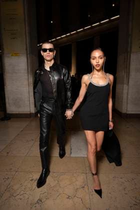 FKA Twigs and her partner Jordan Hemingway leaving the Tom Ford Womens Ready to Wear Spring Summer 2026 Paris Fashion Week PFW show, Place Vendôme, Paris, France, October 01, 2025 Pierre Perusseau Bestimage Exits Tom Ford fashion show as part of Spring Summer 2026 Paris Fashion Week on October 01, 2025 in Paris, France Paris France  Copyright: xTizianoxDaxSilvax-xPierrexPerusseaux xBestimagexTizianoxDaxSilvax-xPierrexPerusseaux xBestimagex