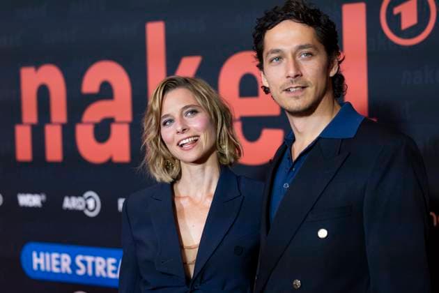 Actress Svenja JUNG left and actor Noah SAAVEDRA right , portrait, portrait, half-figure, laughing, happy, at the premiere of the ARD WDR TV series ,naked, at the Filmpalast Koeln, on 01 10 2025