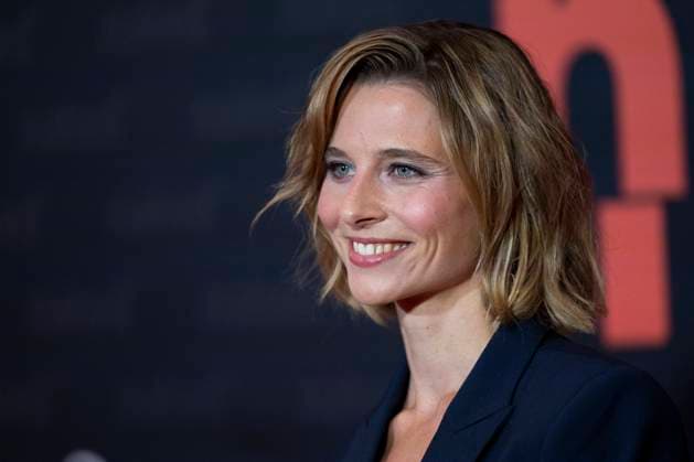 Actress Svenja JUNG mi , portrait, portrait, friendly, at the premiere of the ARD WDR TV series ,naked, at the Filmpalast Koeln, on 01 10 2025