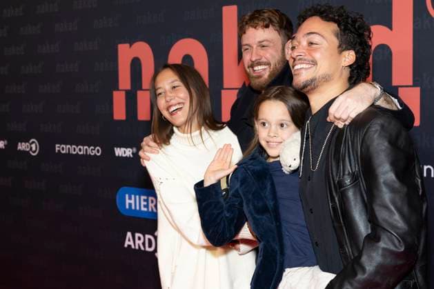 The actors and actresses from left to right Malya Stern TAKEDA, Marco GIANNI, Thore ANKER in front and Aurel MERTZ, friendly, laughing, at the premiere of the ARD WDR TV series ,naked, at the Filmpalast Koeln, on 01 10 2025