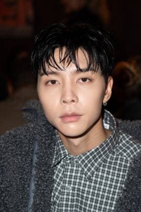 PFW Acne Studios Front Row Johnny Suh attending the Acne Studios Womenswear Spring Summer 2026 show as part of Paris Fashion Week in Paris, France on October 01, 2025. Photo by Aurore Marechal ABACAPRESS.COM Paris France  Copyright: xMarechalxAurore ABACAx