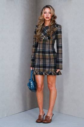 PFW Acne Studios Photocall Eva Queen attending the Acne Studios Womenswear Spring Summer 2026 show as part of Paris Fashion Week in Paris, France on October 01, 2025. Photo by Aurore Marechal ABACAPRESS.COM Paris France  Copyright: xMarechalxAurore ABACAx