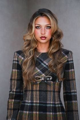 PFW Acne Studios Photocall Eva Queen attending the Acne Studios Womenswear Spring Summer 2026 show as part of Paris Fashion Week in Paris, France on October 01, 2025. Photo by Aurore Marechal ABACAPRESS.COM Paris France  Copyright: xMarechalxAurore ABACAx
