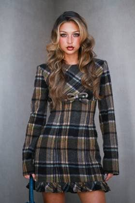 PFW Acne Studios Photocall Eva Queen attending the Acne Studios Womenswear Spring Summer 2026 show as part of Paris Fashion Week in Paris, France on October 01, 2025. Photo by Aurore Marechal ABACAPRESS.COM Paris France  Copyright: xMarechalxAurore ABACAx