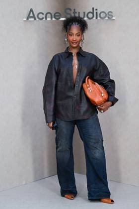 PFW Acne Studios Photocall Tems attending the Acne Studios Womenswear Spring Summer 2026 show as part of Paris Fashion Week in Paris, France on October 01, 2025. Photo by Aurore Marechal ABACAPRESS.COM Paris France  Copyright: xMarechalxAurore ABACAx