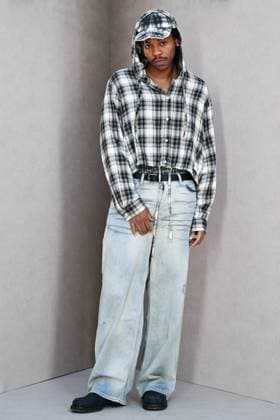 PFW Acne Studios Photocall Montell Fish attending the Acne Studios Womenswear Spring Summer 2026 show as part of Paris Fashion Week in Paris, France on October 01, 2025. Photo by Aurore Marechal ABACAPRESS.COM Paris France  Copyright: xMarechalxAurore ABACAx