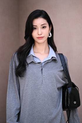 PFW Acne Studios Photocall Mayu Kitazawa attending the Acne Studios Womenswear Spring Summer 2026 show as part of Paris Fashion Week in Paris, France on October 01, 2025. Photo by Aurore Marechal ABACAPRESS.COM Paris France  Copyright: xMarechalxAurore ABACAx