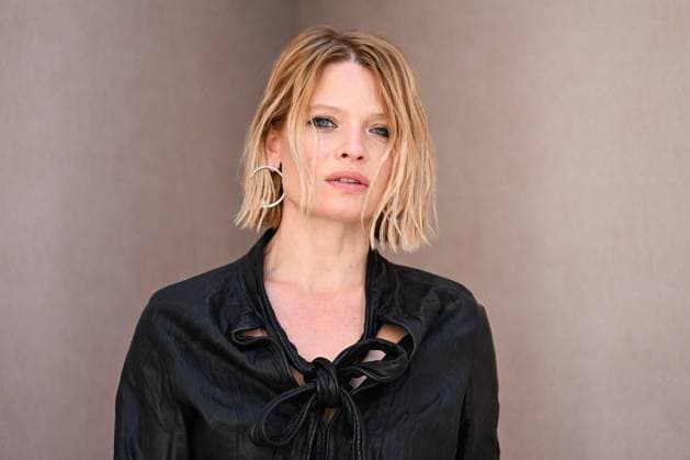 PFW Acne Studios Photocall Melanie Thierry attending the Acne Studios Womenswear Spring Summer 2026 show as part of Paris Fashion Week in Paris, France on October 01, 2025. Photo by Aurore Marechal ABACAPRESS.COM Paris France  Copyright: xMarechalxAurore ABACAx
