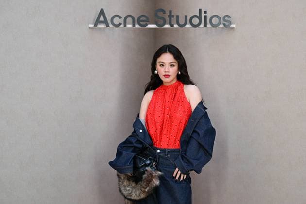 PFW Acne Studios Photocall Ma Sichun attending the Acne Studios Womenswear Spring Summer 2026 show as part of Paris Fashion Week in Paris, France on October 01, 2025. Photo by Aurore Marechal ABACAPRESS.COM Paris France  Copyright: xMarechalxAurore ABACAx