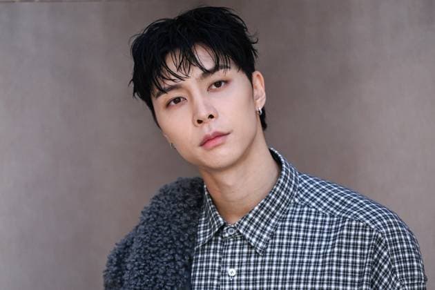PFW Acne Studios Photocall Johnny Suh attending the Acne Studios Womenswear Spring Summer 2026 show as part of Paris Fashion Week in Paris, France on October 01, 2025. Photo by Aurore Marechal ABACAPRESS.COM Paris France  Copyright: xMarechalxAurore ABACAx