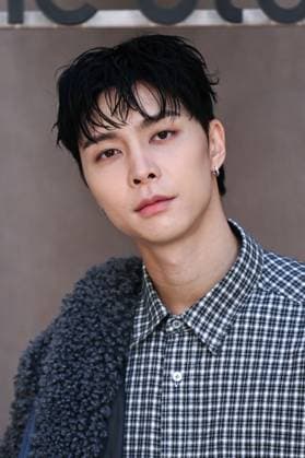 PFW Acne Studios Photocall Johnny Suh attending the Acne Studios Womenswear Spring Summer 2026 show as part of Paris Fashion Week in Paris, France on October 01, 2025. Photo by Aurore Marechal ABACAPRESS.COM Paris France  Copyright: xMarechalxAurore ABACAx