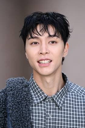 PFW Acne Studios Photocall Johnny Suh attending the Acne Studios Womenswear Spring Summer 2026 show as part of Paris Fashion Week in Paris, France on October 01, 2025. Photo by Aurore Marechal ABACAPRESS.COM Paris France  Copyright: xMarechalxAurore ABACAx