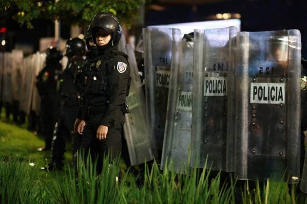 Protest in Mexico City against Israel s attack on the Global Sumud Flotilla MEXICO CITY, MEXICO - OCTOBER 01: Riot police stand guard during a protest against Israel s attack on the Global Sumud Flotilla, in Mexico City, Mexico on October 01, 2025. Daniel Cardenas Anadolu Mexico City Mexico. Editorial use only. Please get in touch for any other usage.  Copyright: x2025xAnadoluxDanielxCardenasx