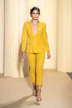 PFW - Christophe Guillarme Runway A model presents a creation by Christophe Guillarme for the Women Ready-to-wear Spring-Summer 2026 collection as part of the Paris Fashion Week, in Paris on September 30, 2025.Photo by Eliot Blondet ABACAPRESS.COM Paris France France  Copyright: xBlondetxEliot ABACAx