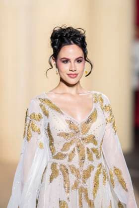 PFW - Christophe Guillarme Runway A model presents a creation by Christophe Guillarme for the Women Ready-to-wear Spring-Summer 2026 collection as part of the Paris Fashion Week, in Paris on September 30, 2025.Photo by Eliot Blondet ABACAPRESS.COM Paris France France  Copyright: xBlondetxEliot ABACAx