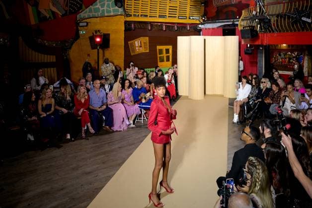 PFW - Christophe Guillarme Runway A model walks the runway during the Christophe Guillarme Womenswear Spring Summer 2026 show as part of Paris Fashion Week on October 1, 2025 in Paris, France. Photo by Jana Call me J ABACAPRESS.COM PParis Ile de France France  Copyright: xJanaxCallxmexJ ABACAx