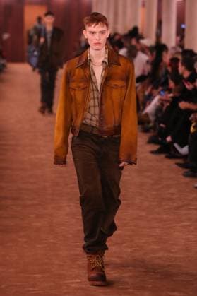 PFW - Acne Studios Runway A model walks the runway during the Acne Studios Womenswear Spring Summer 2026 show as part of Paris Fashion Week on October 01, 2025 in Paris, France. Photo by Alain-Gil Gonzalez ABACAPRESS.COM Paris France  Copyright: xGonzalezxAlain-Gil ABACAx