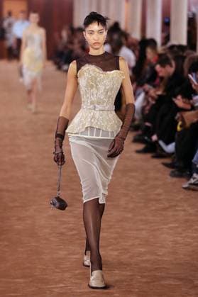PFW - Acne Studios Runway A model walks the runway during the Acne Studios Womenswear Spring Summer 2026 show as part of Paris Fashion Week on October 01, 2025 in Paris, France. Photo by Alain-Gil Gonzalez ABACAPRESS.COM Paris France  Copyright: xGonzalezxAlain-Gil ABACAx